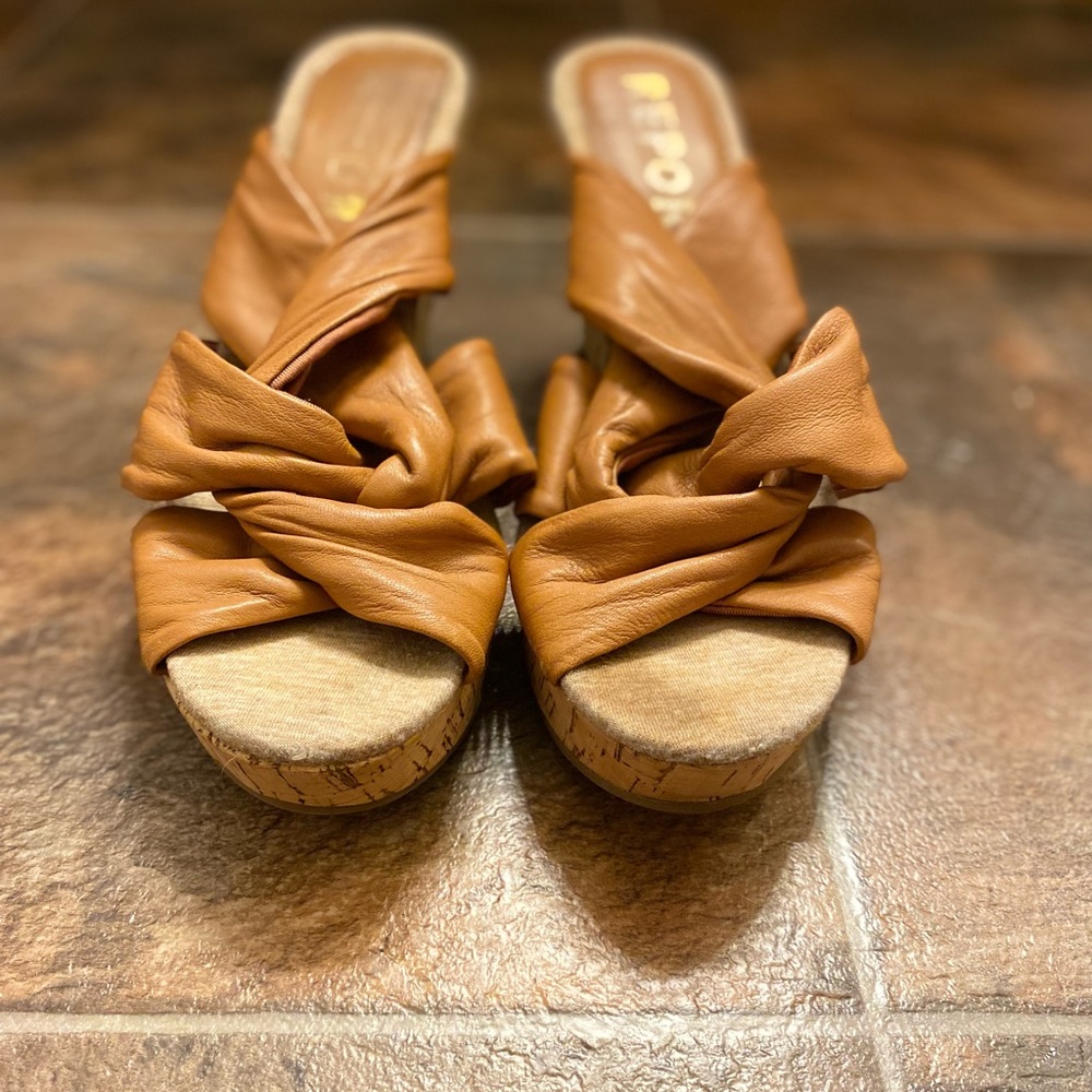 Report cork wedge in tan